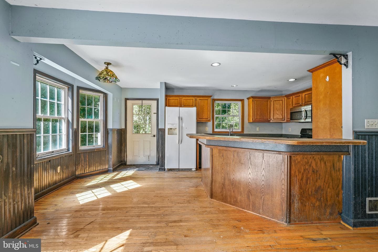 224 W Cecil Avenue photo 7