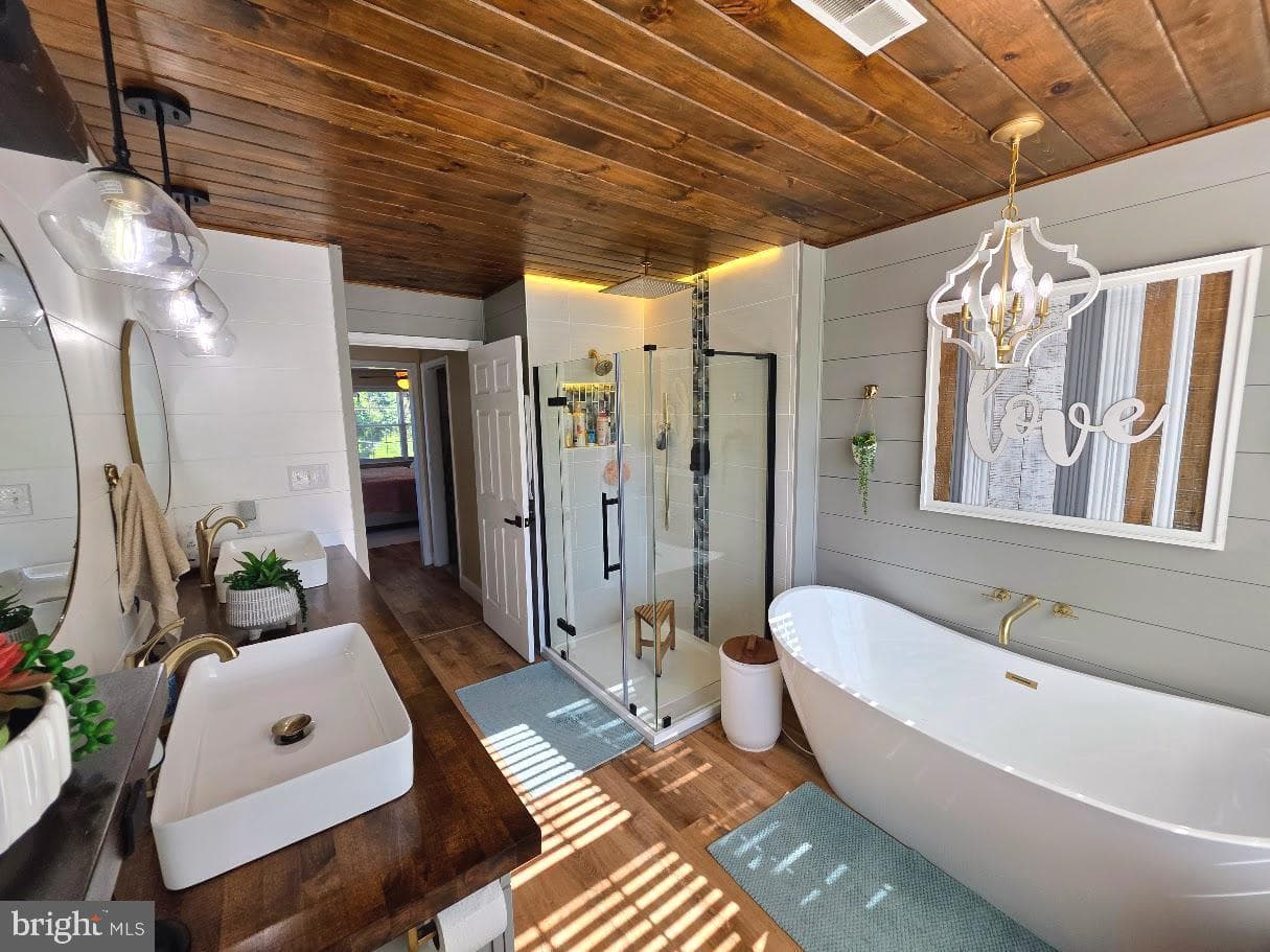 8 Elk Lane photo 10