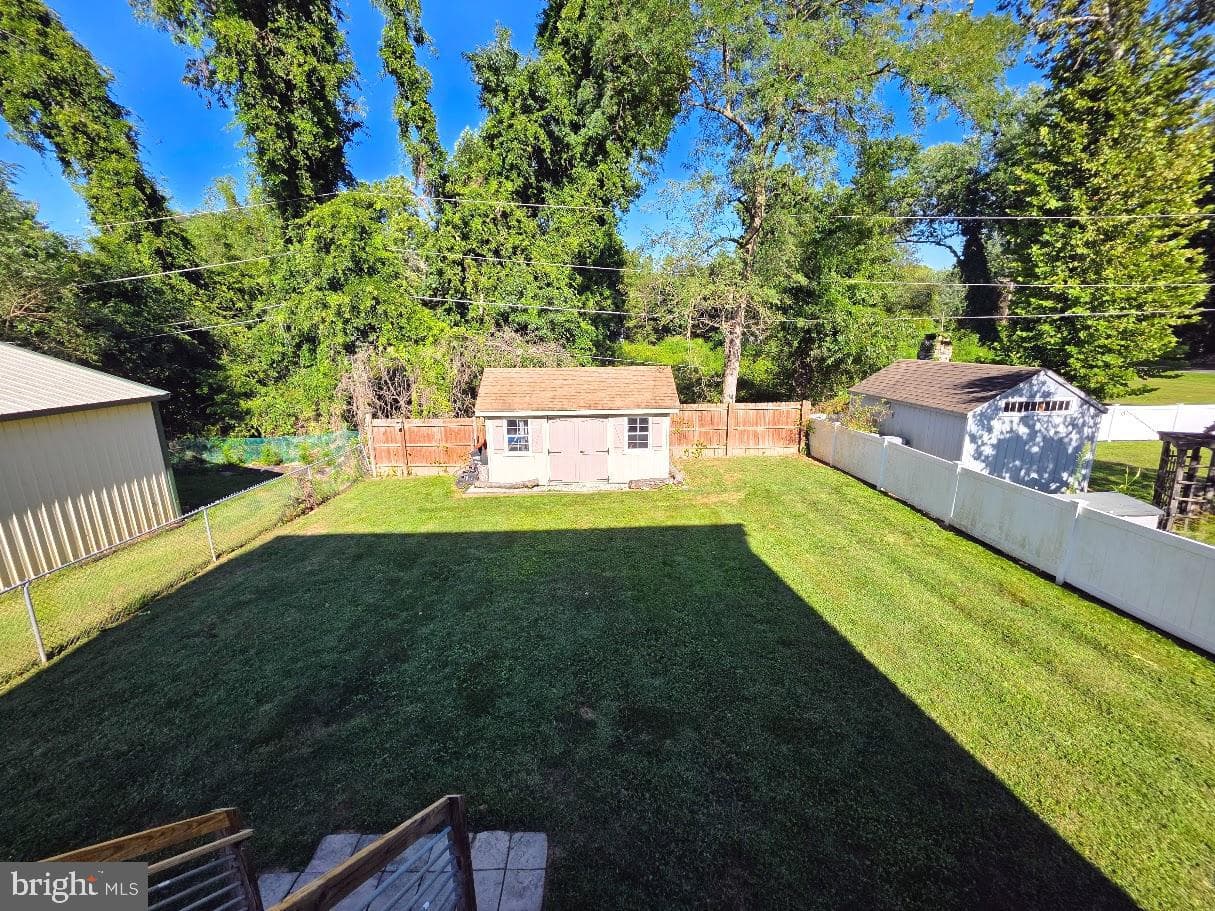 8 Elk Lane photo 17