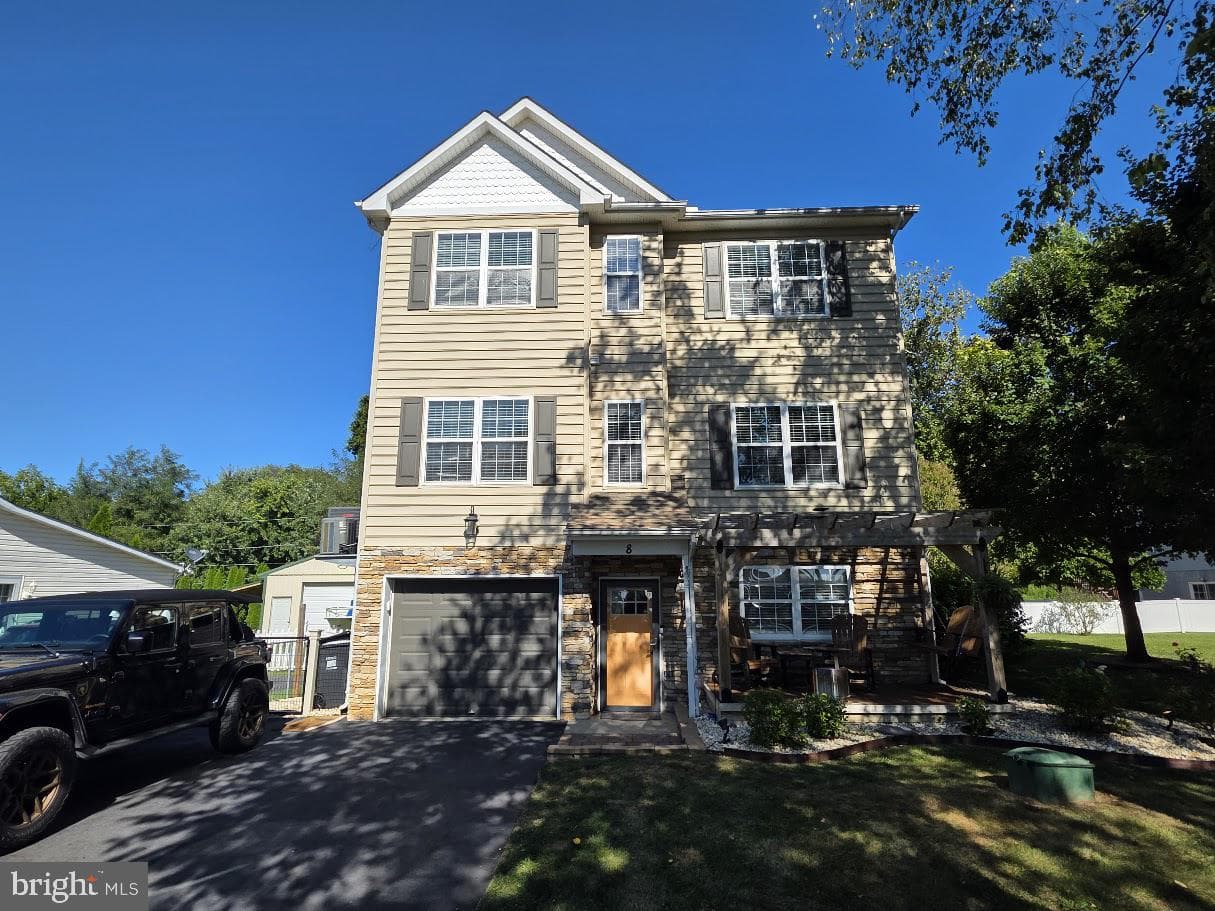 8 Elk Lane photo 19