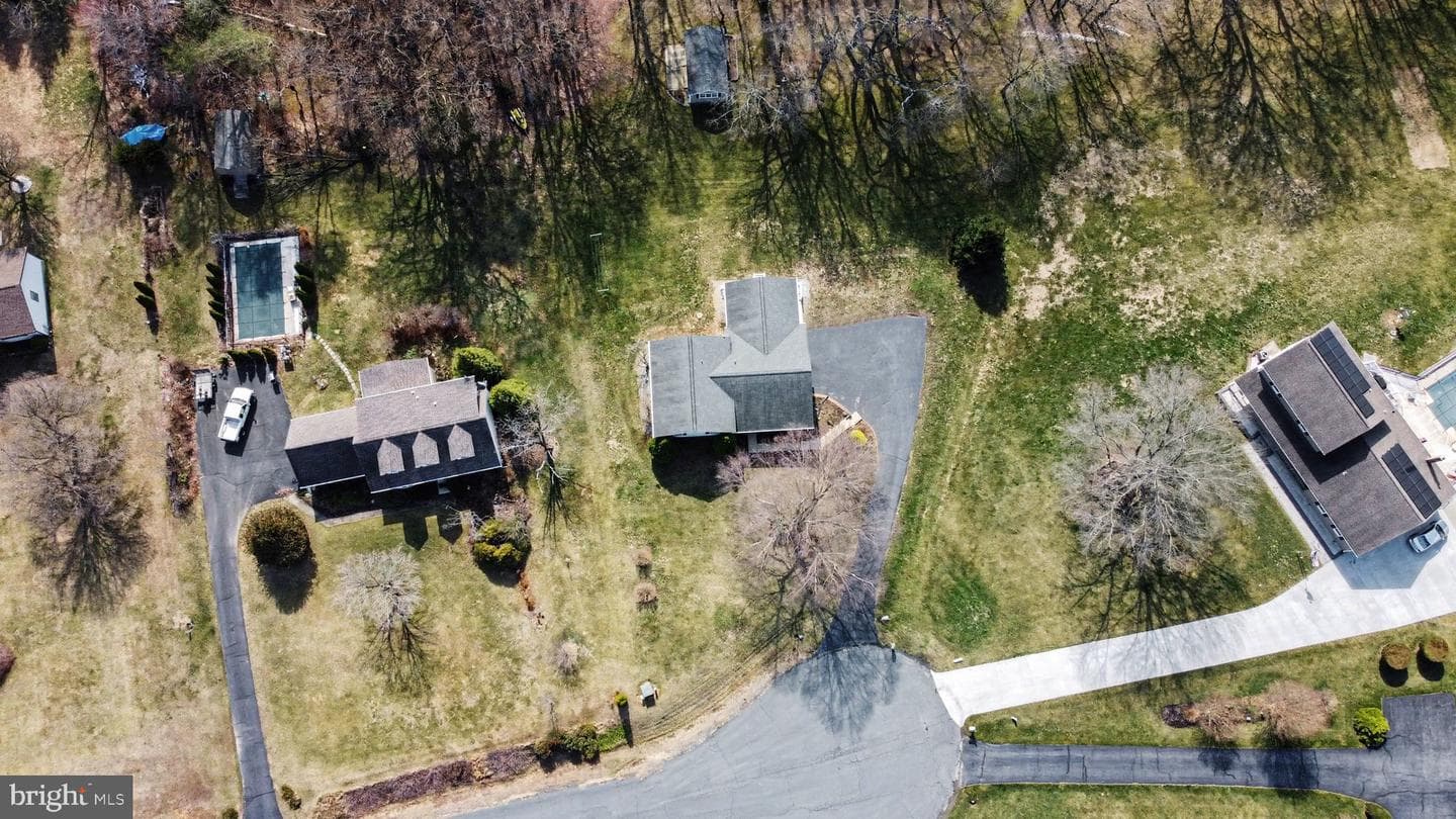72 Cynthia Court photo 49