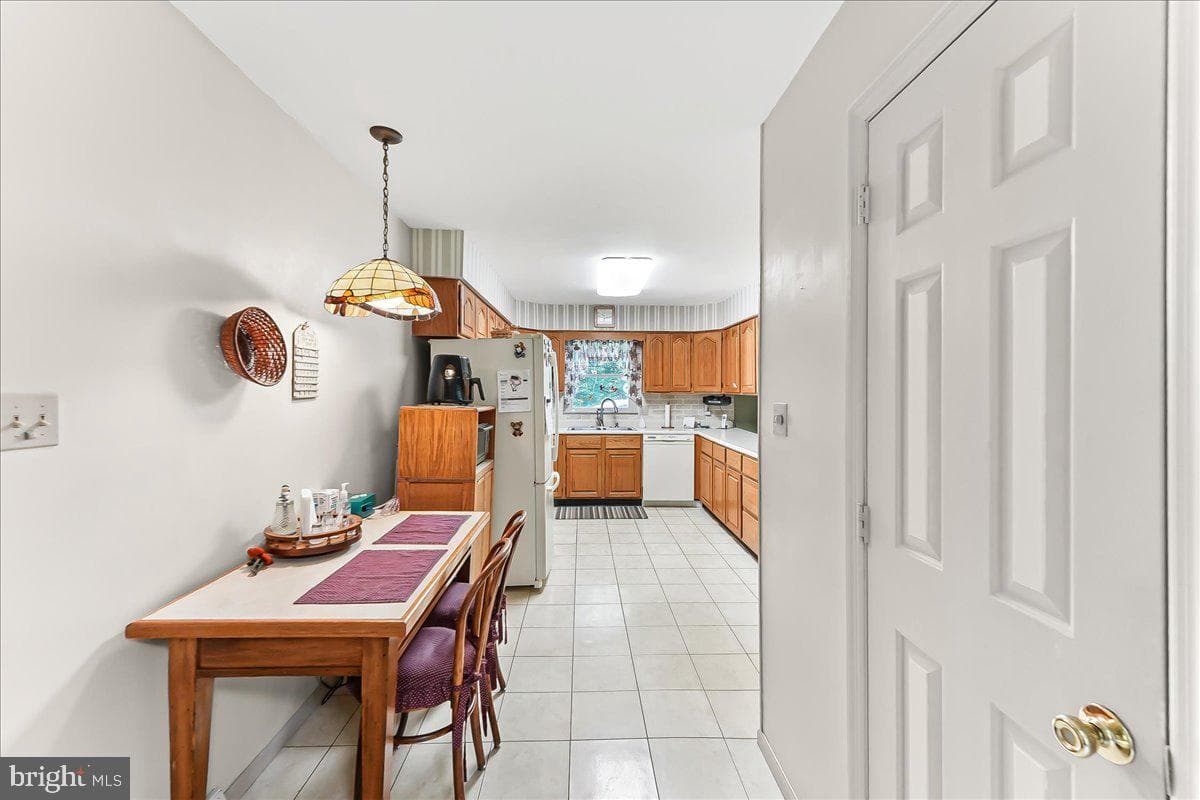 5 N Parkway photo 14