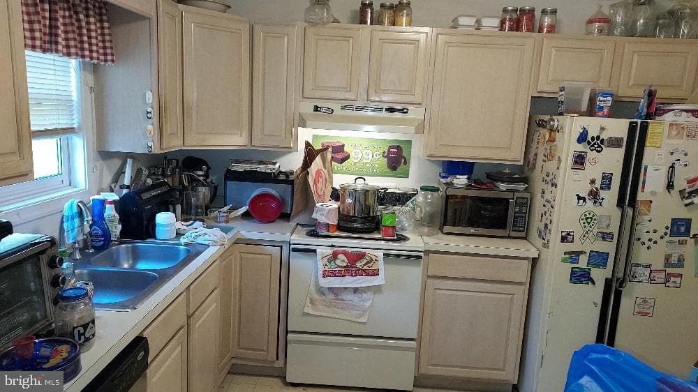 114 Creswell Avenue photo 23