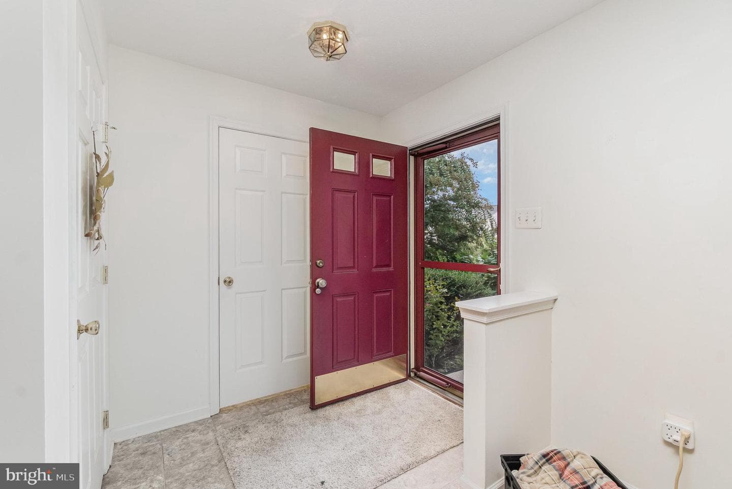 406 Roundhouse Drive photo 5