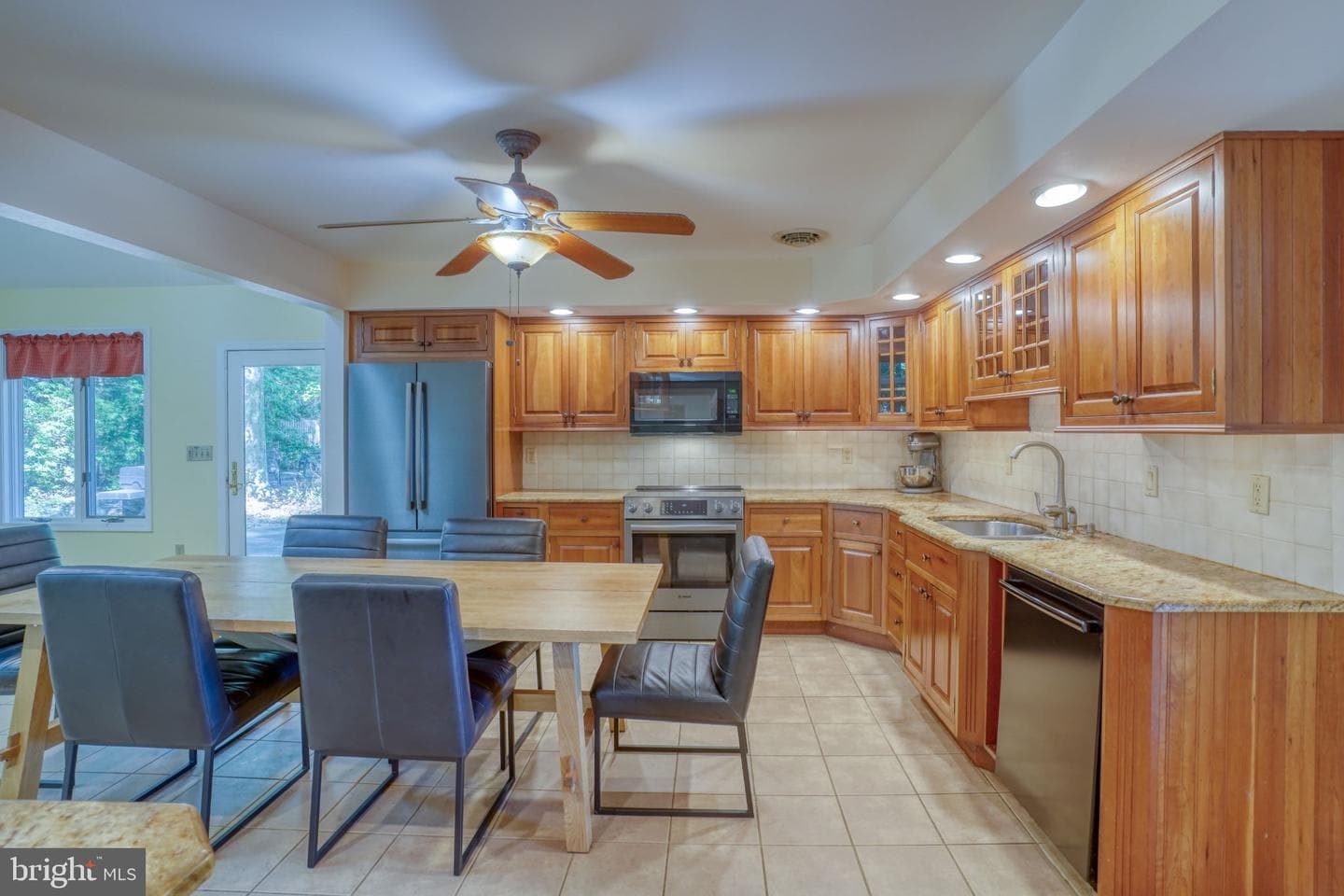 17 E Parkway photo 8