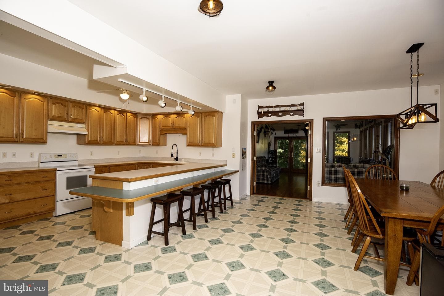 699 Shady Beach Road photo 18