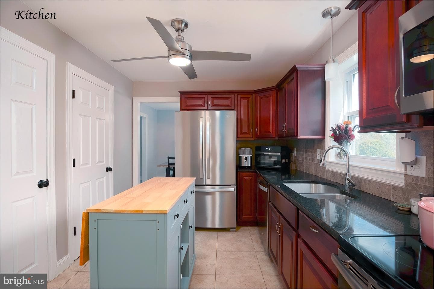104 Marlyn Drive photo 9