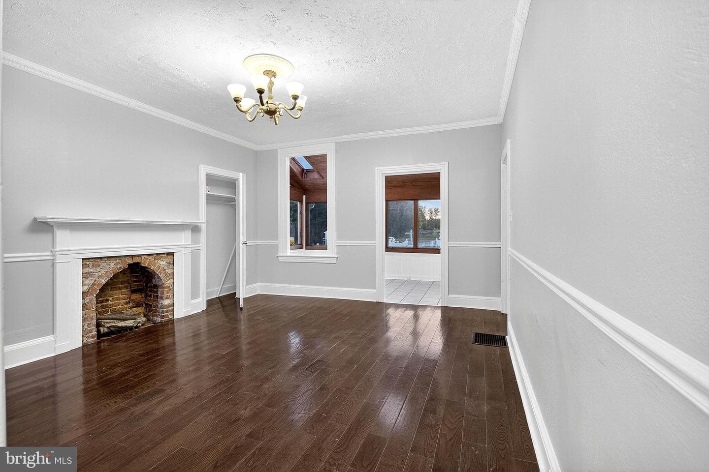 110 Delaware Avenue photo 31