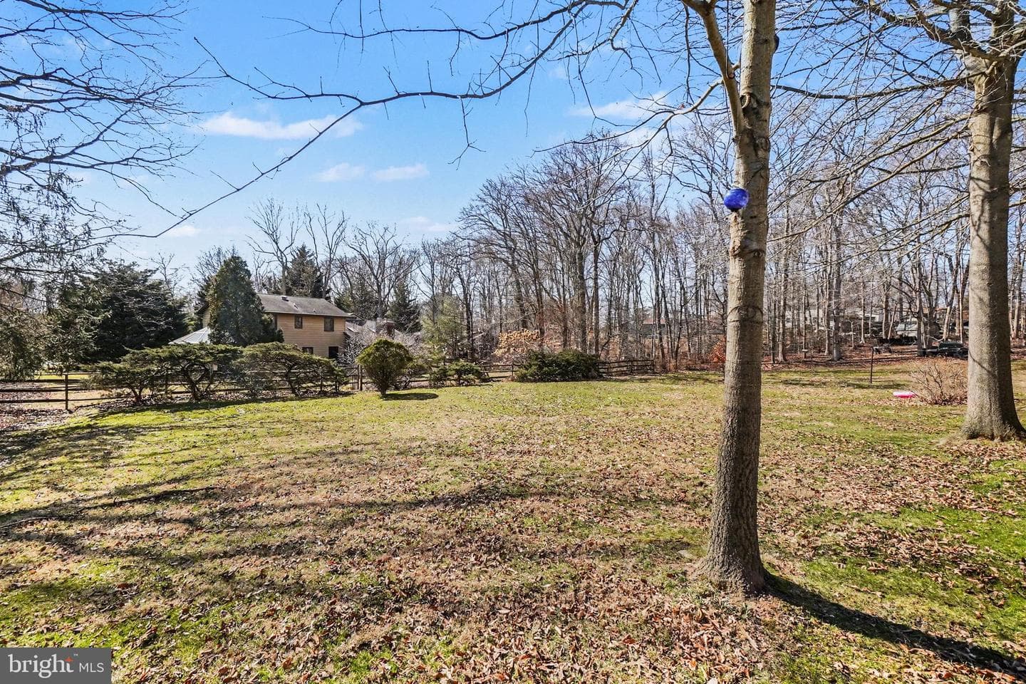11 Colonial Circle photo 33
