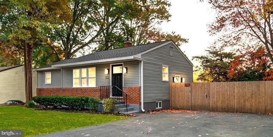 112 Courtney Drive photo 2