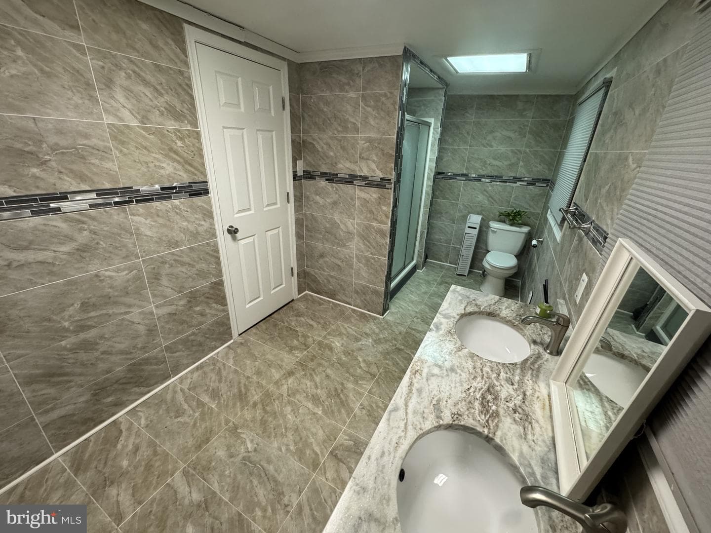 321 Cecil Street photo 11