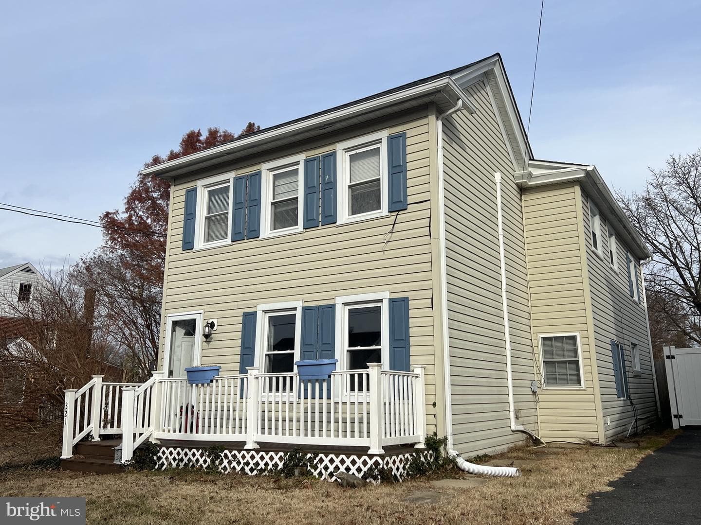 321 Cecil Street photo 2