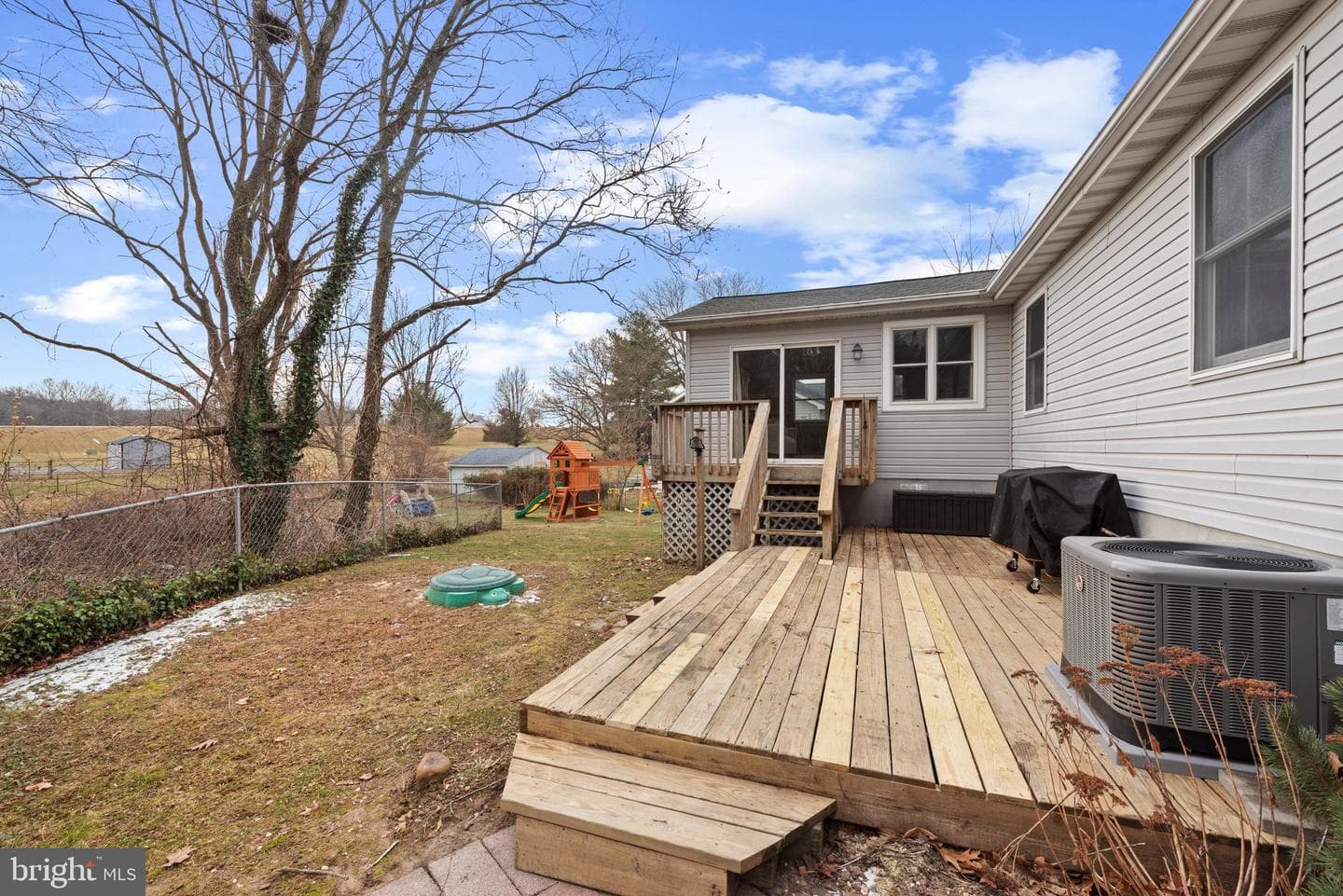 64 East Drive photo 32