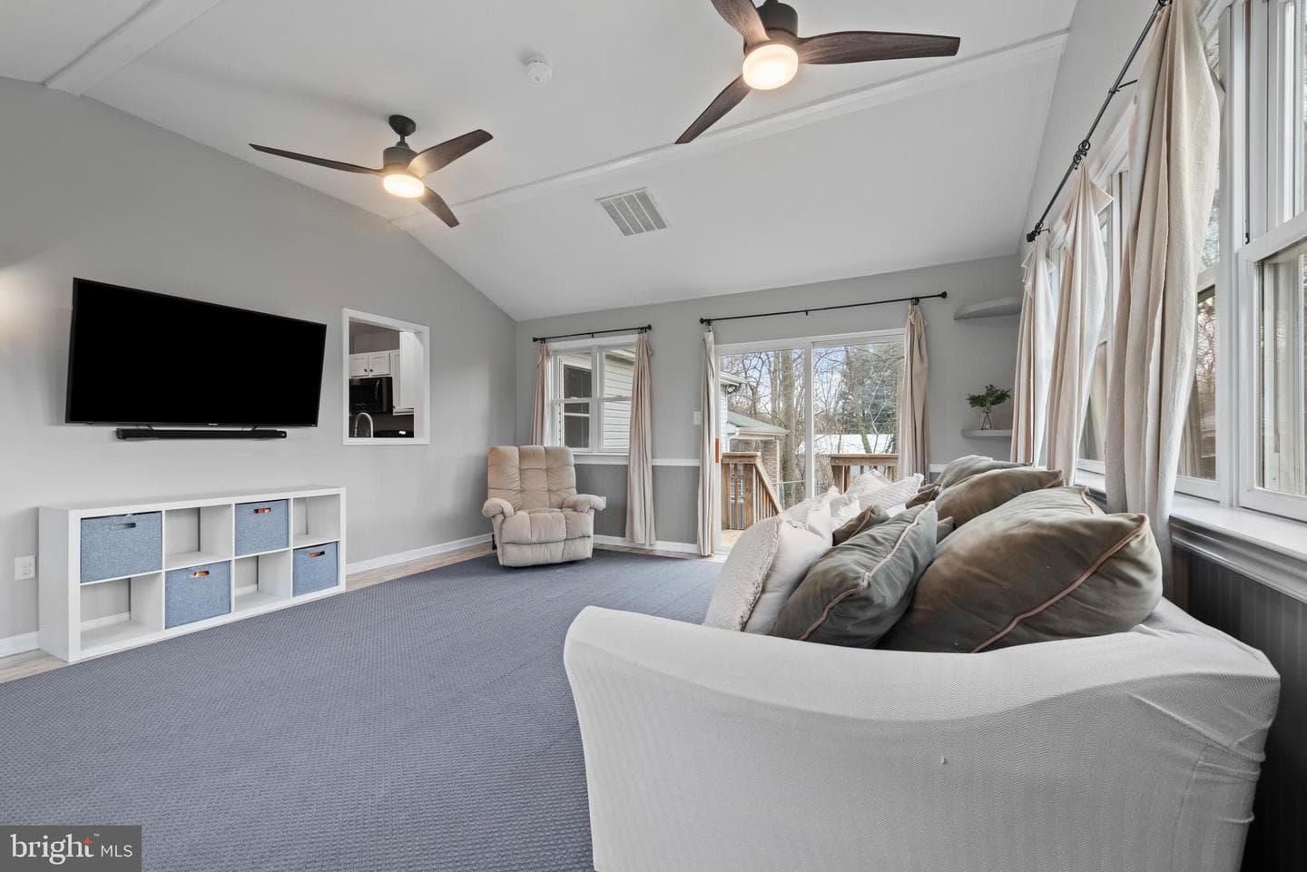 64 East Drive photo 5