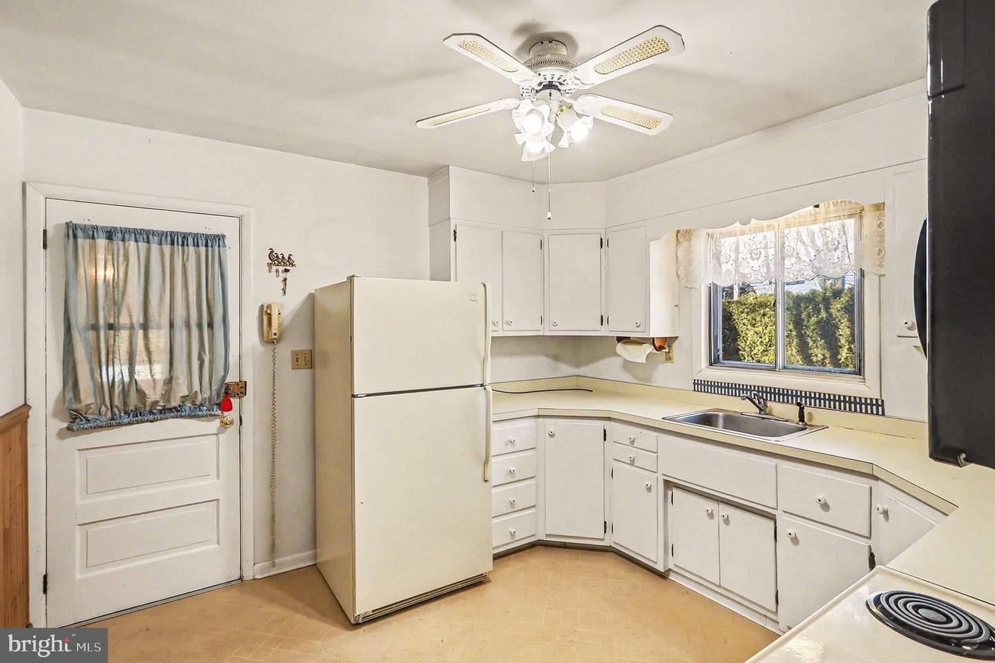 303 Hermitage Drive photo 9