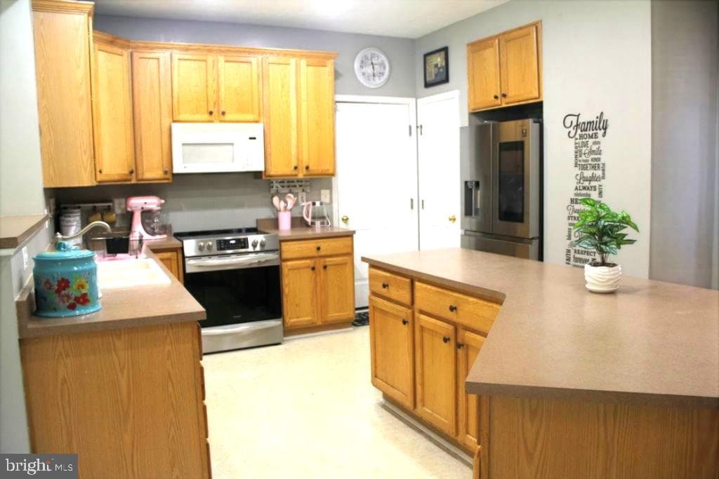 77 Ironoak Court photo 18