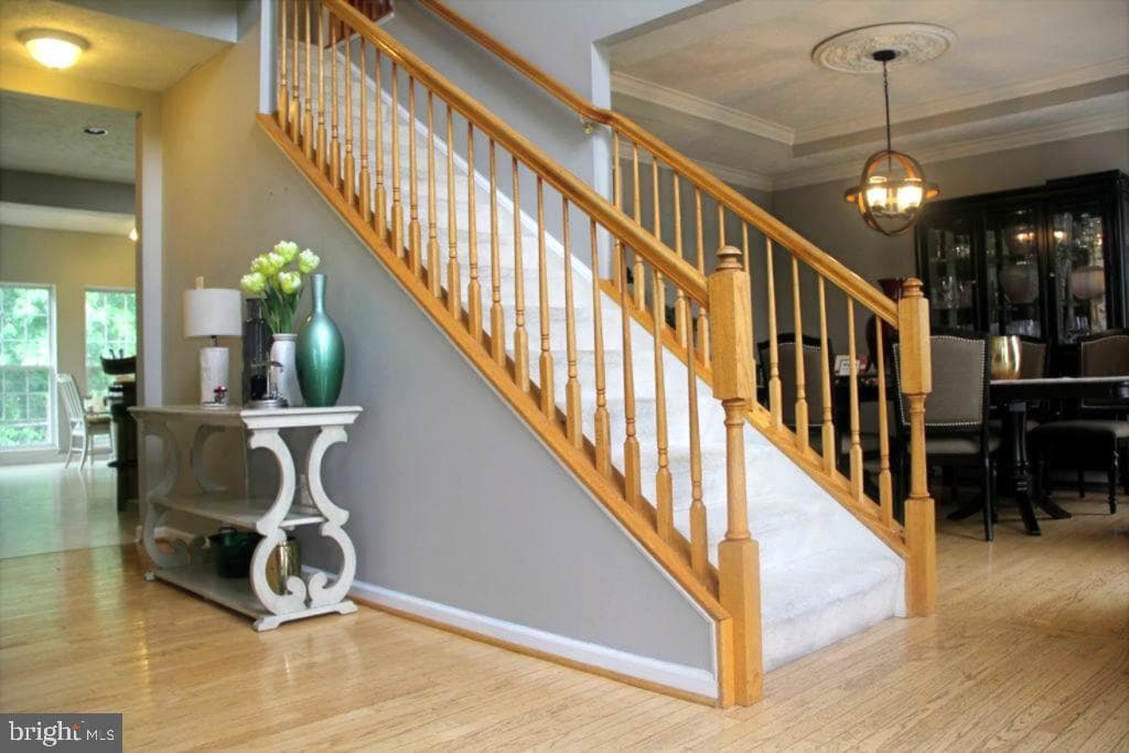 77 Ironoak Court photo 2