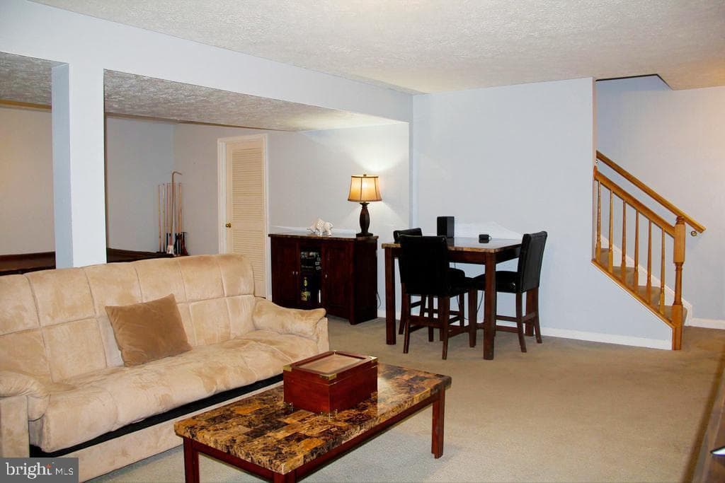 77 Ironoak Court photo 36