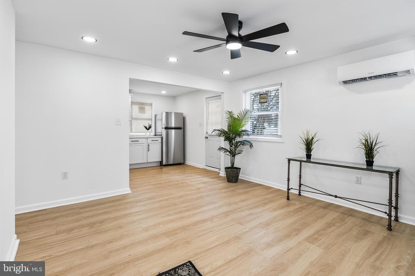 114 Brown Street photo 5