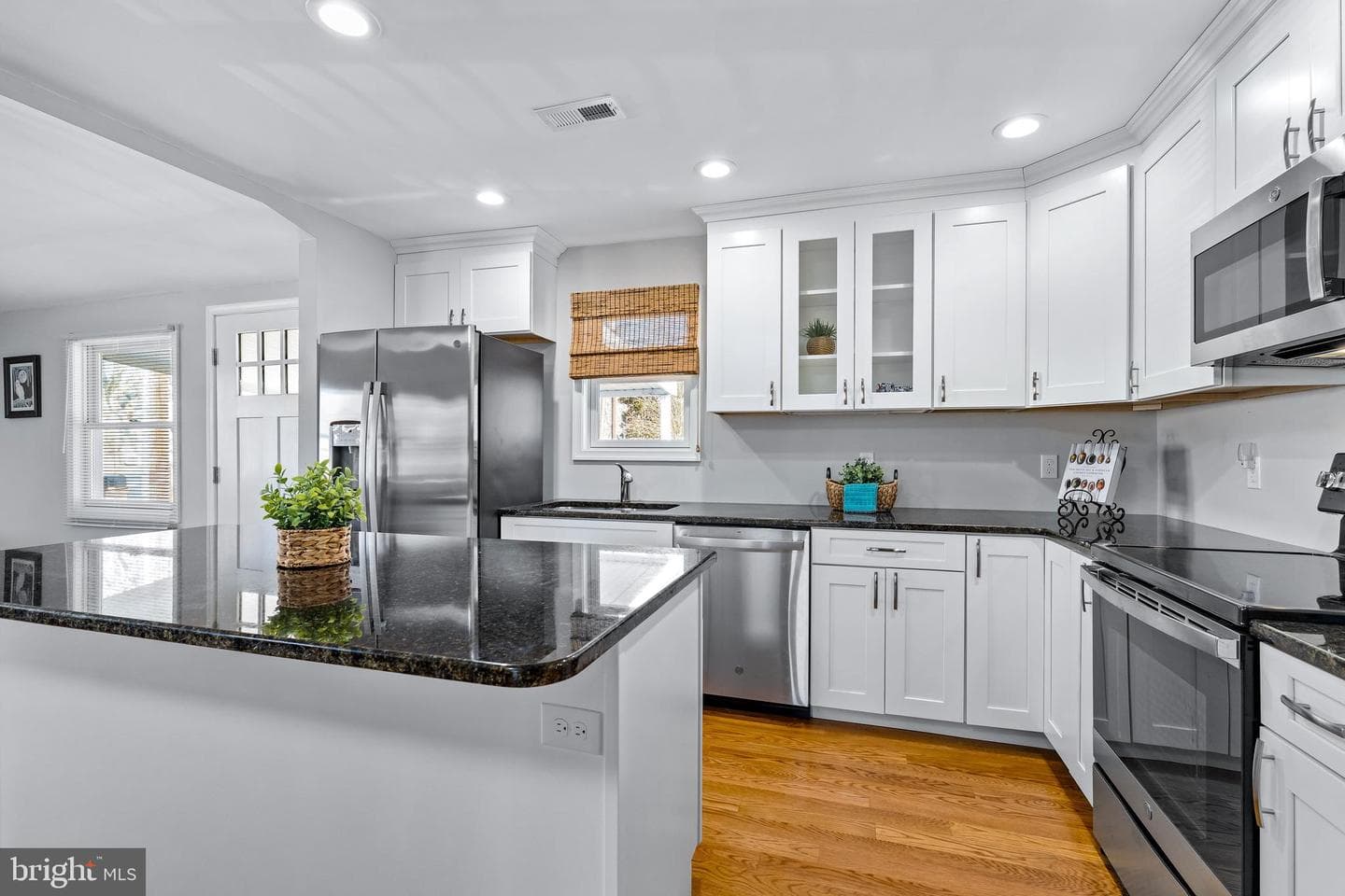 16 Florida Avenue photo 5