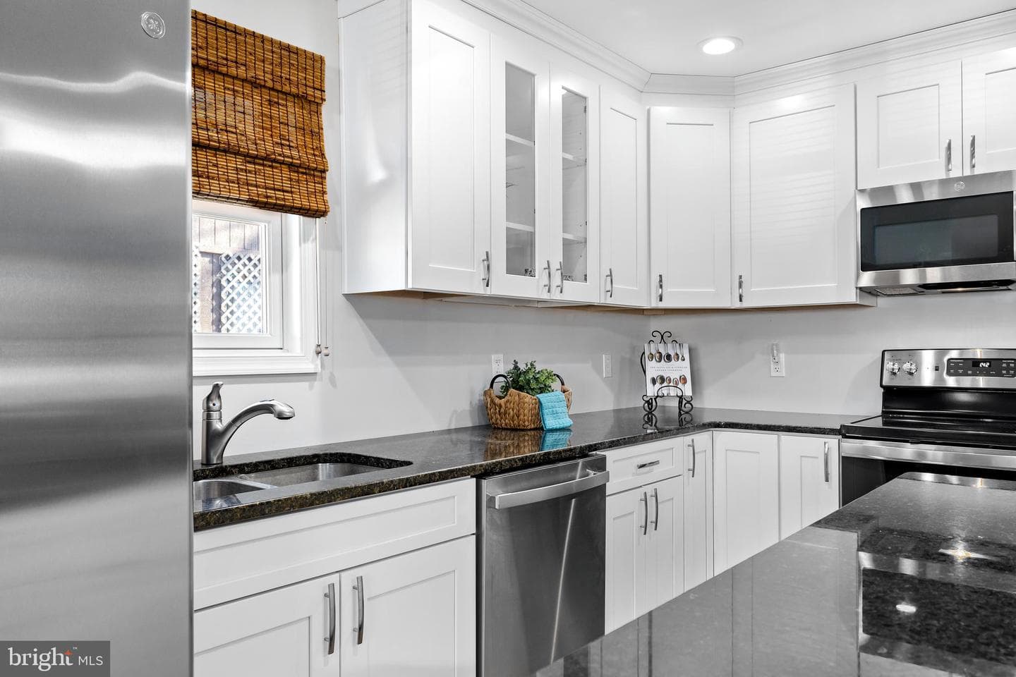 16 Florida Avenue photo 7