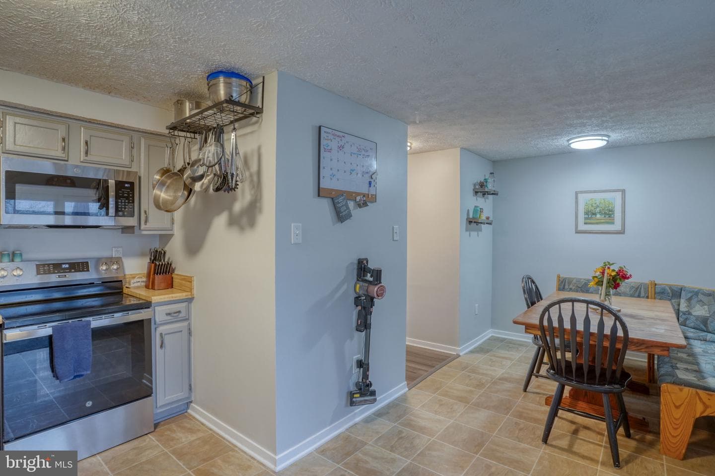 409 Biddle Street photo 7