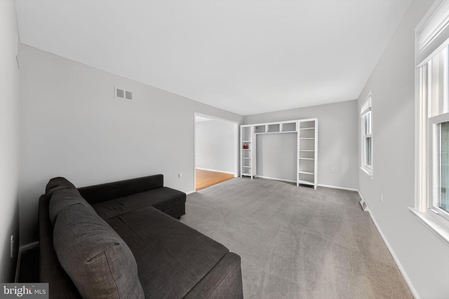 158 Kirkcaldy Drive photo 4