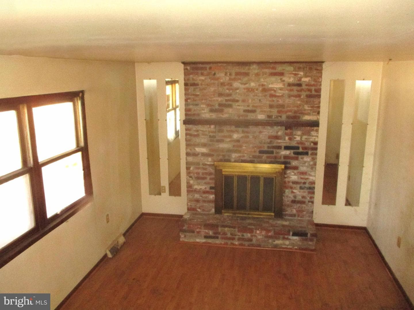 211 Greenwood Street photo 5