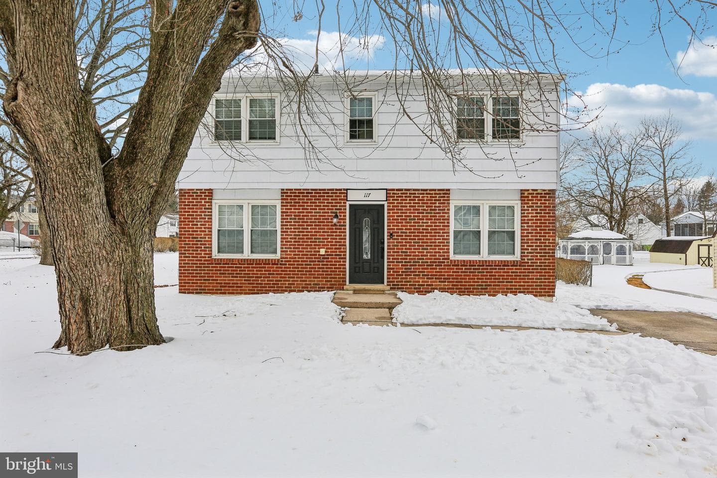 117 W Village Road photo 1