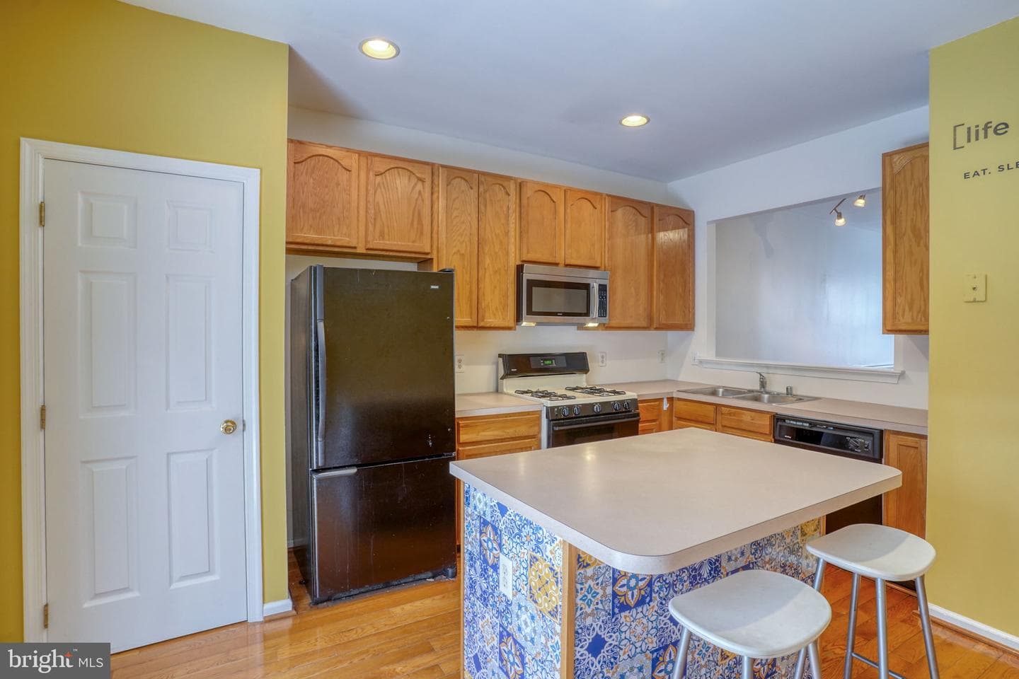 43 Mule Deer Court photo 15