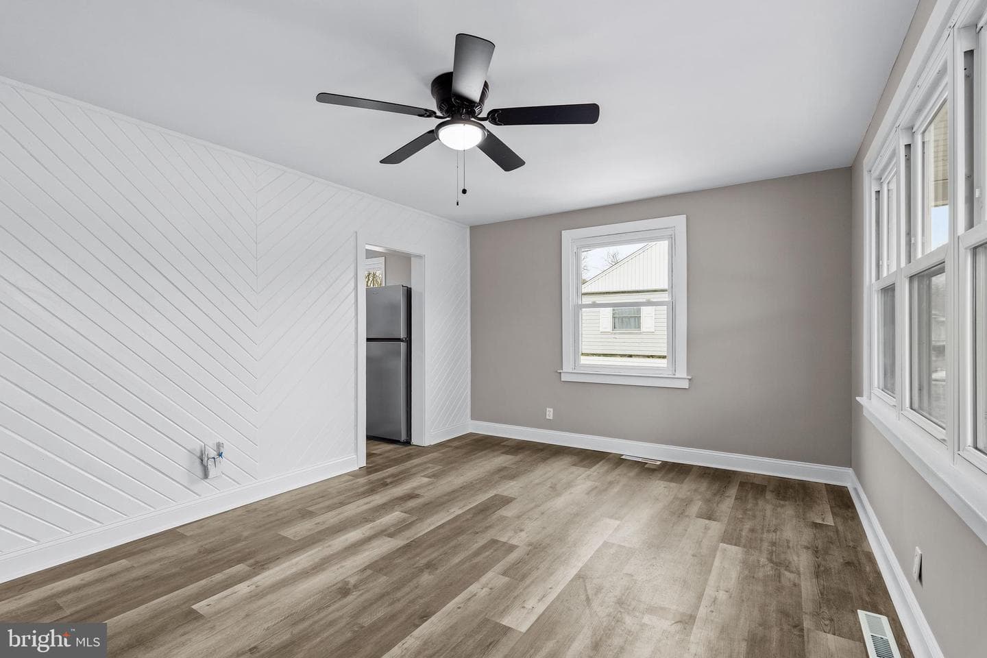 213 Locust Lane photo 3
