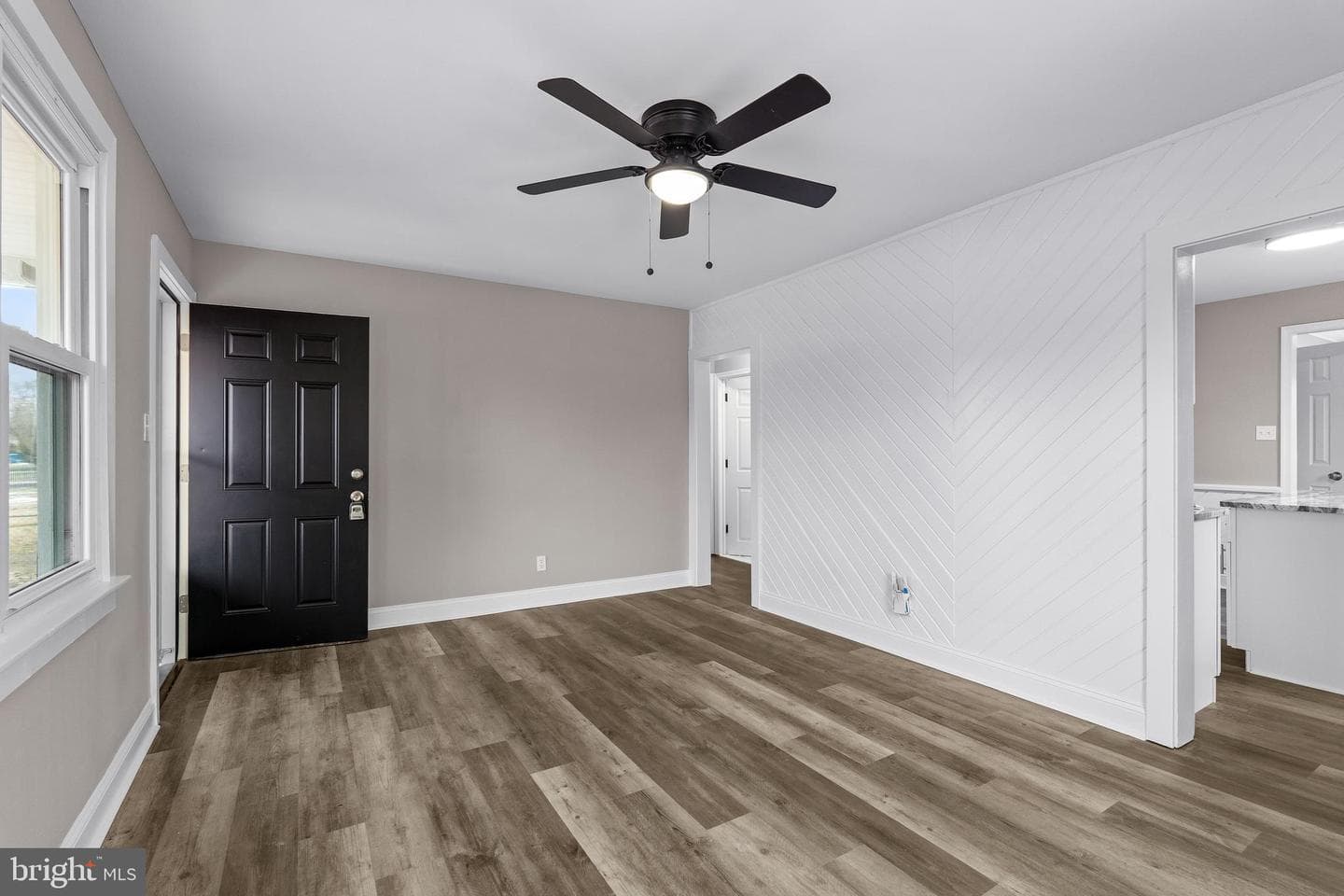213 Locust Lane photo 4