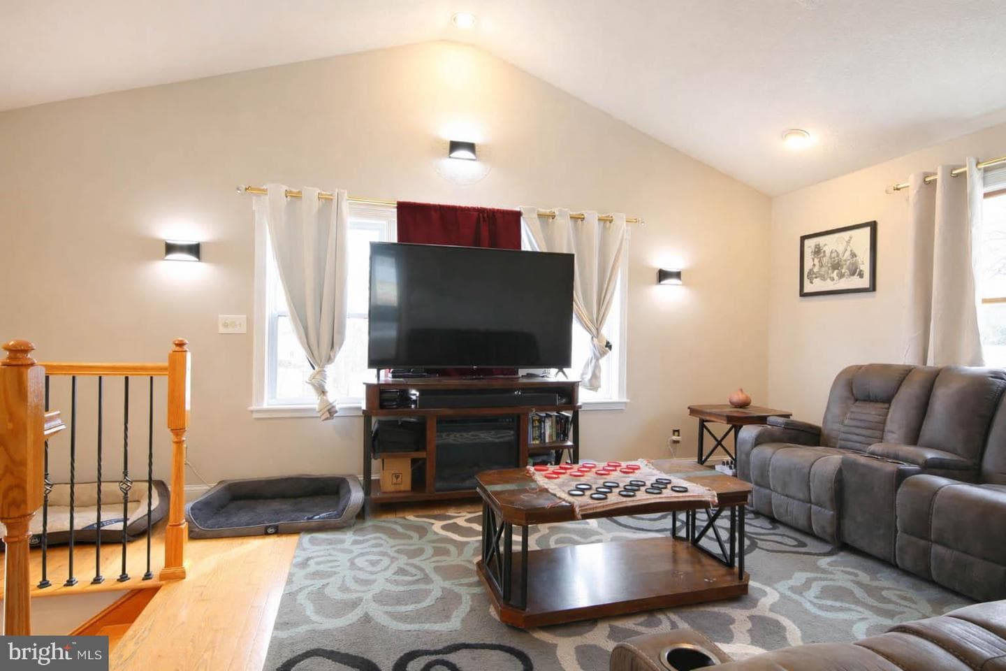 105 W Village Road photo 15