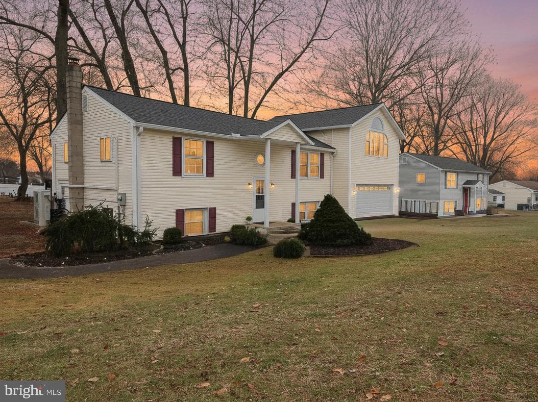 105 W Village Road photo 2