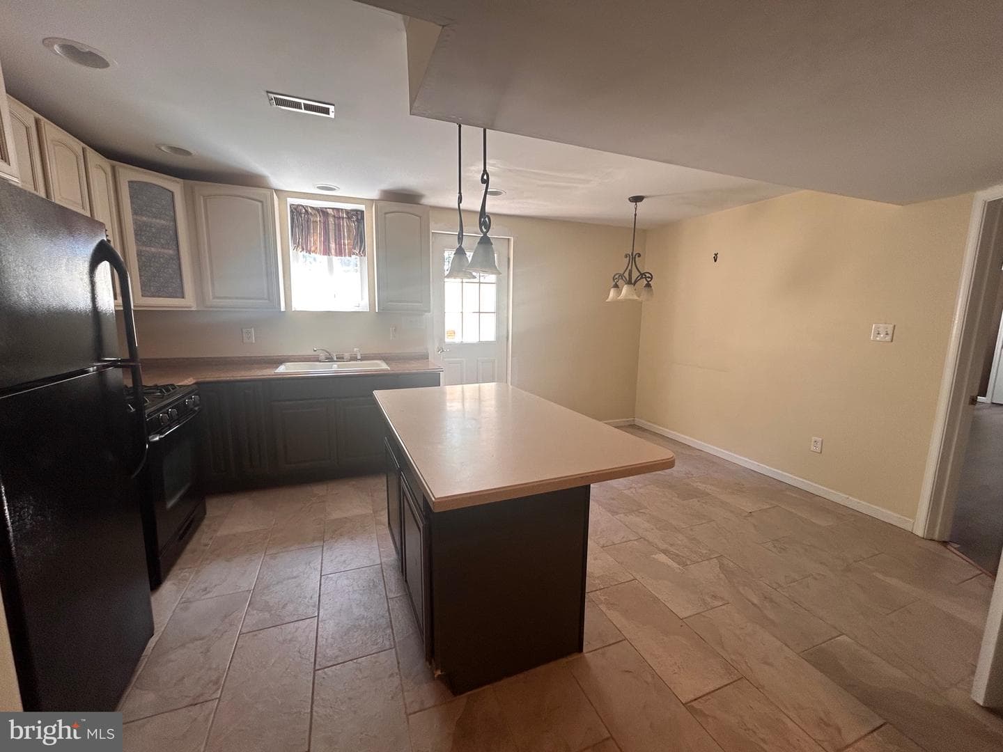 221 Bennie Drive photo 30