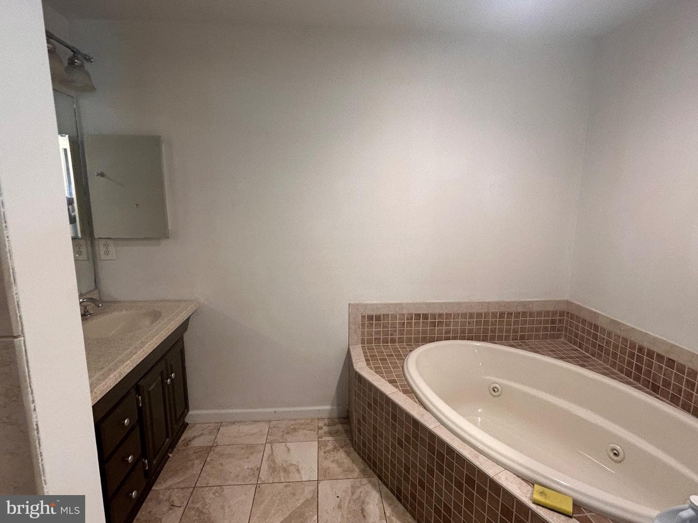 221 Bennie Drive photo 34