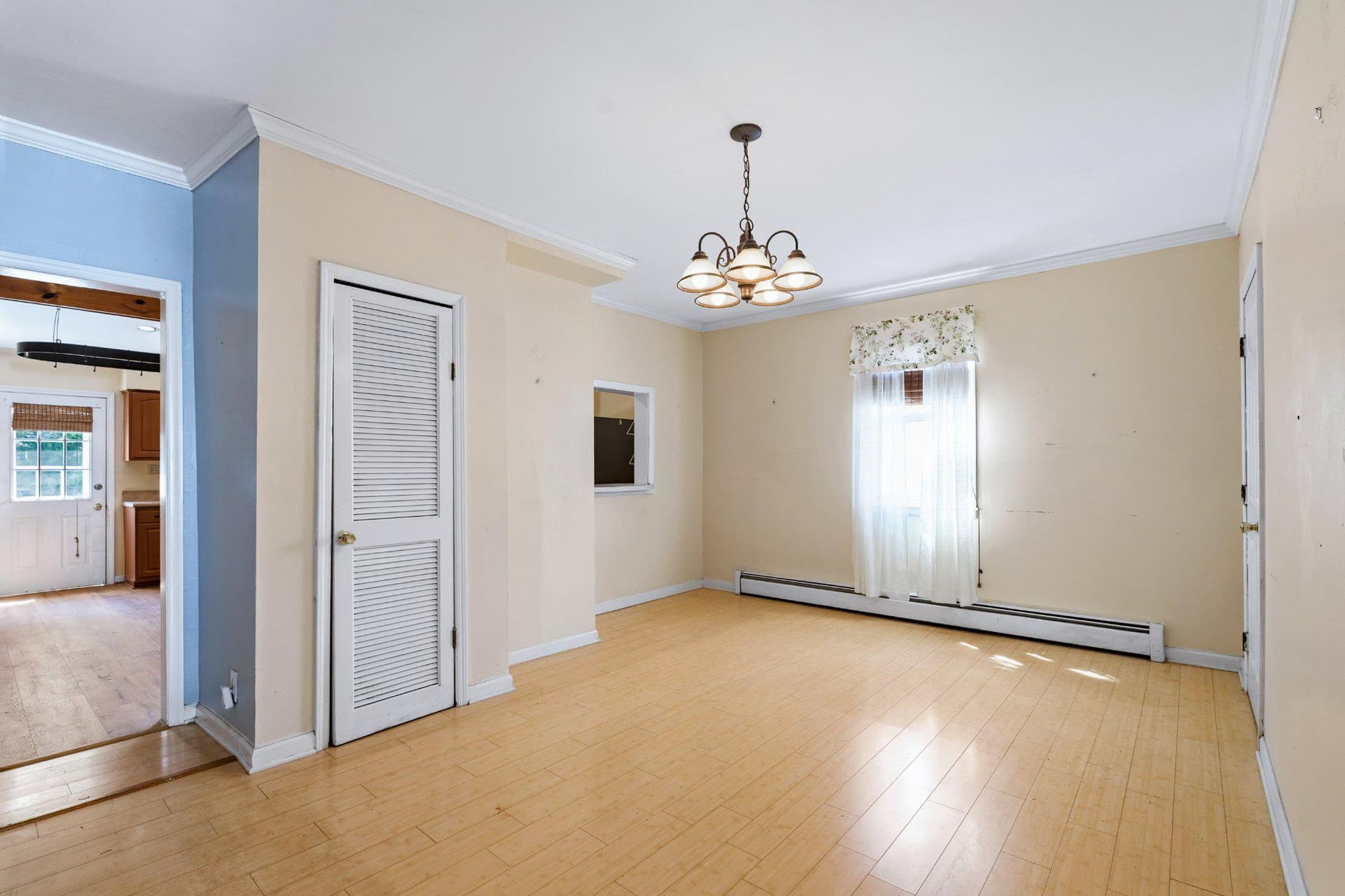 320 Cecil Street photo 9