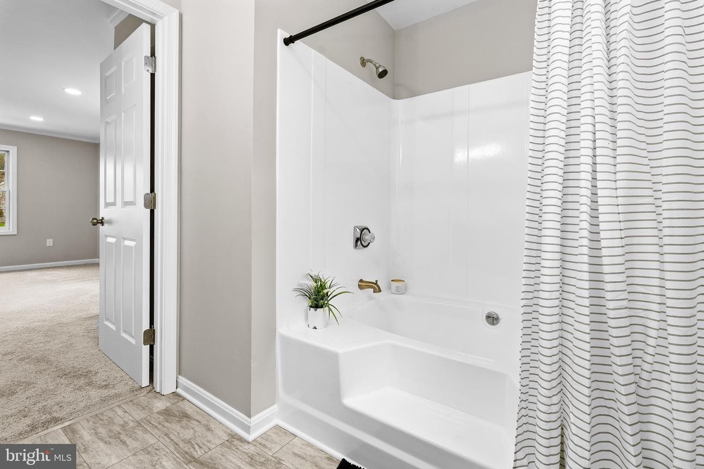 114 Creswell Avenue photo 18