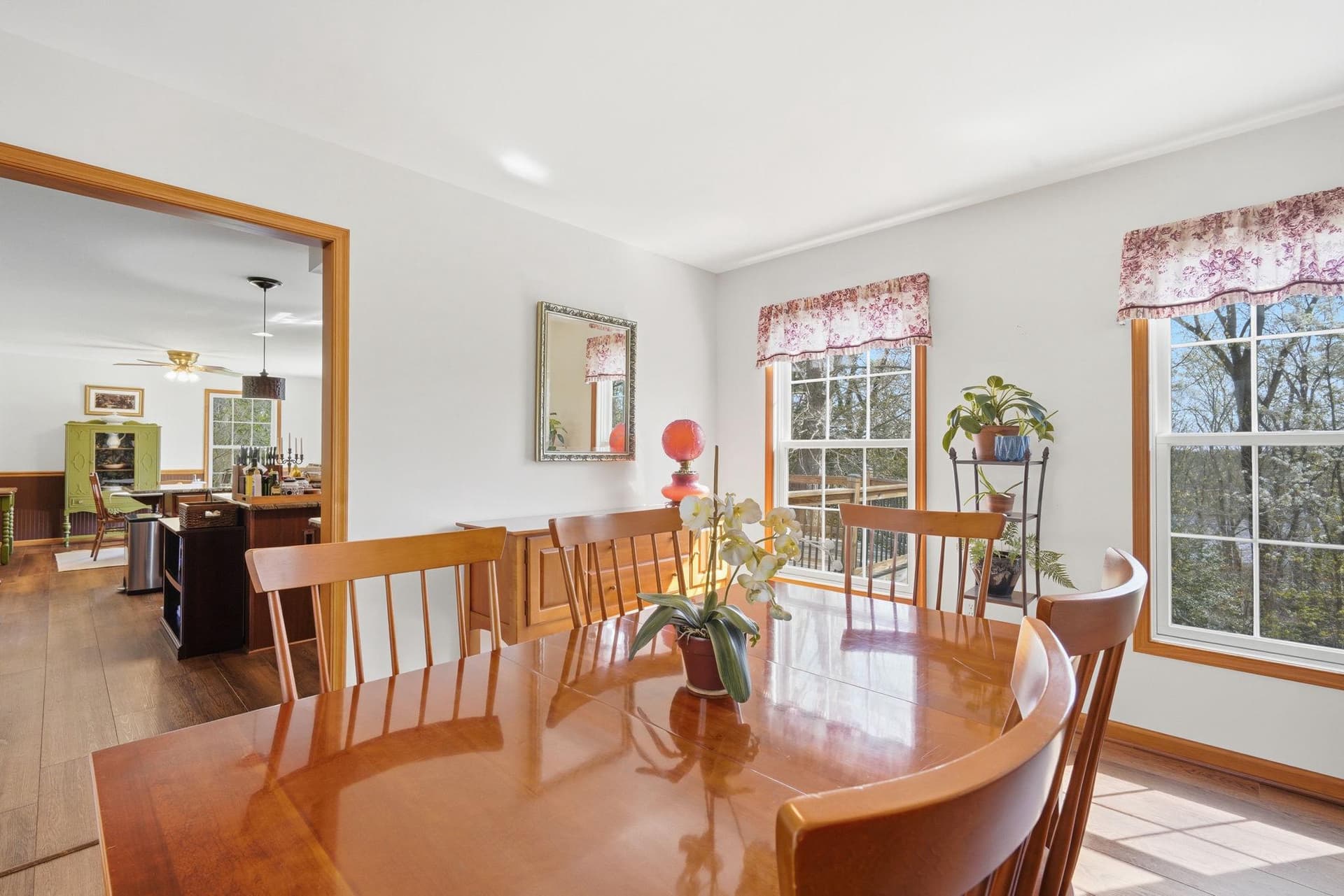 55 Howes Lane photo 23