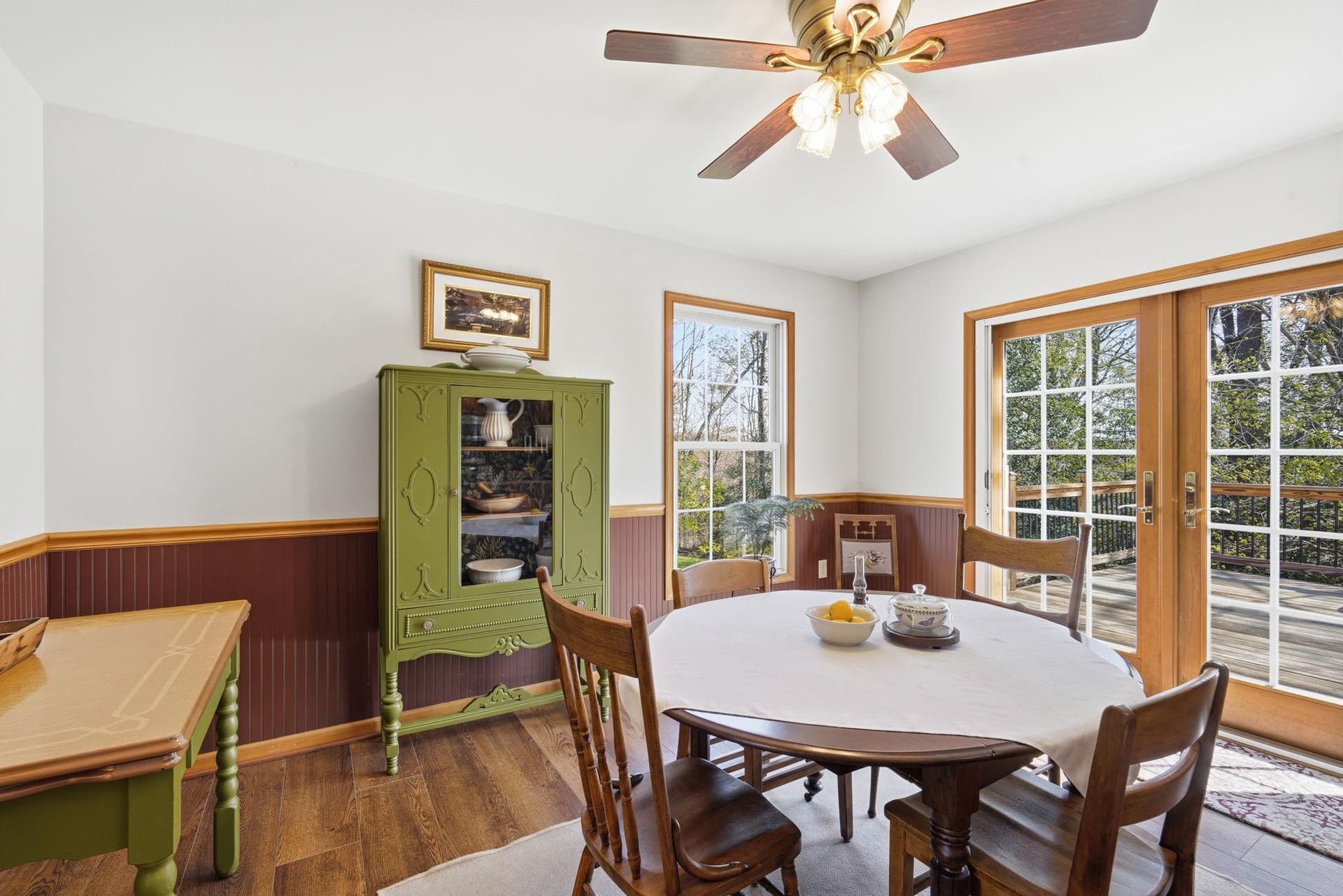 55 Howes Lane photo 27