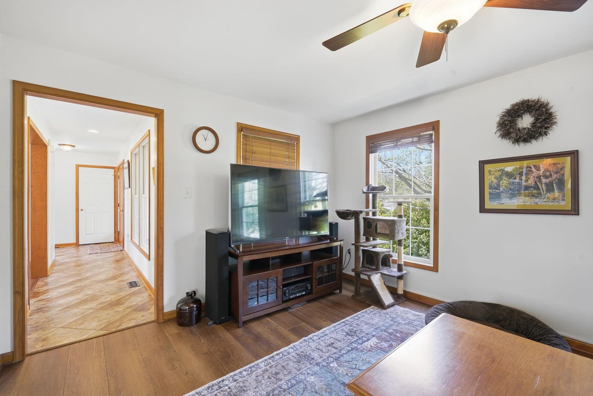 55 Howes Lane photo 28