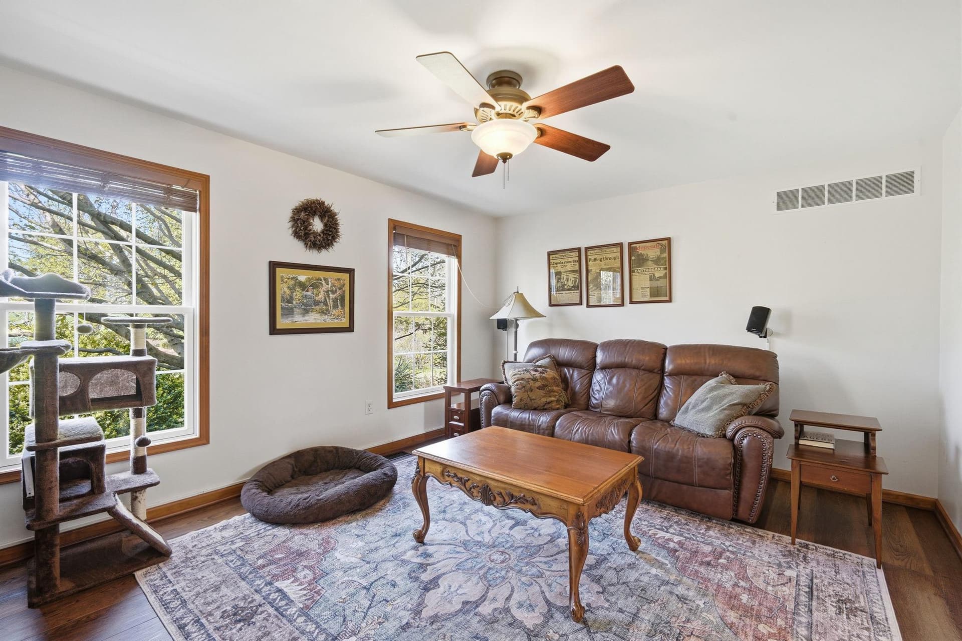55 Howes Lane photo 29