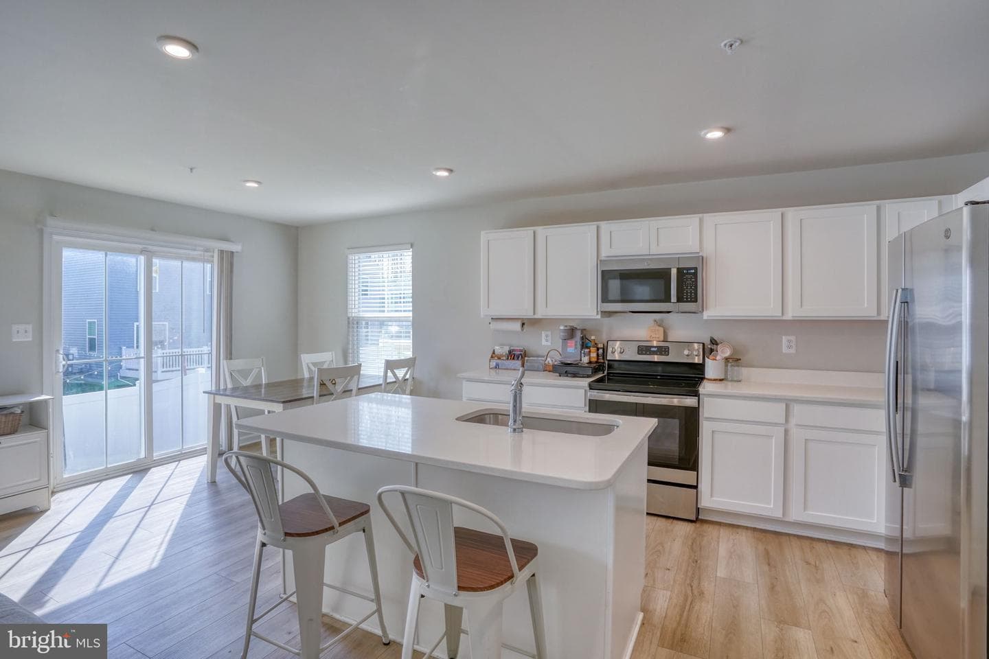 5 Olive Way photo 5