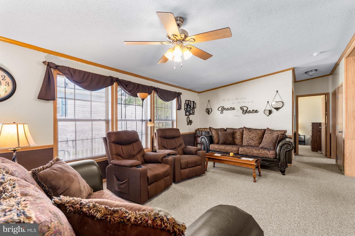 53 Queen Eleanor Drive photo 7