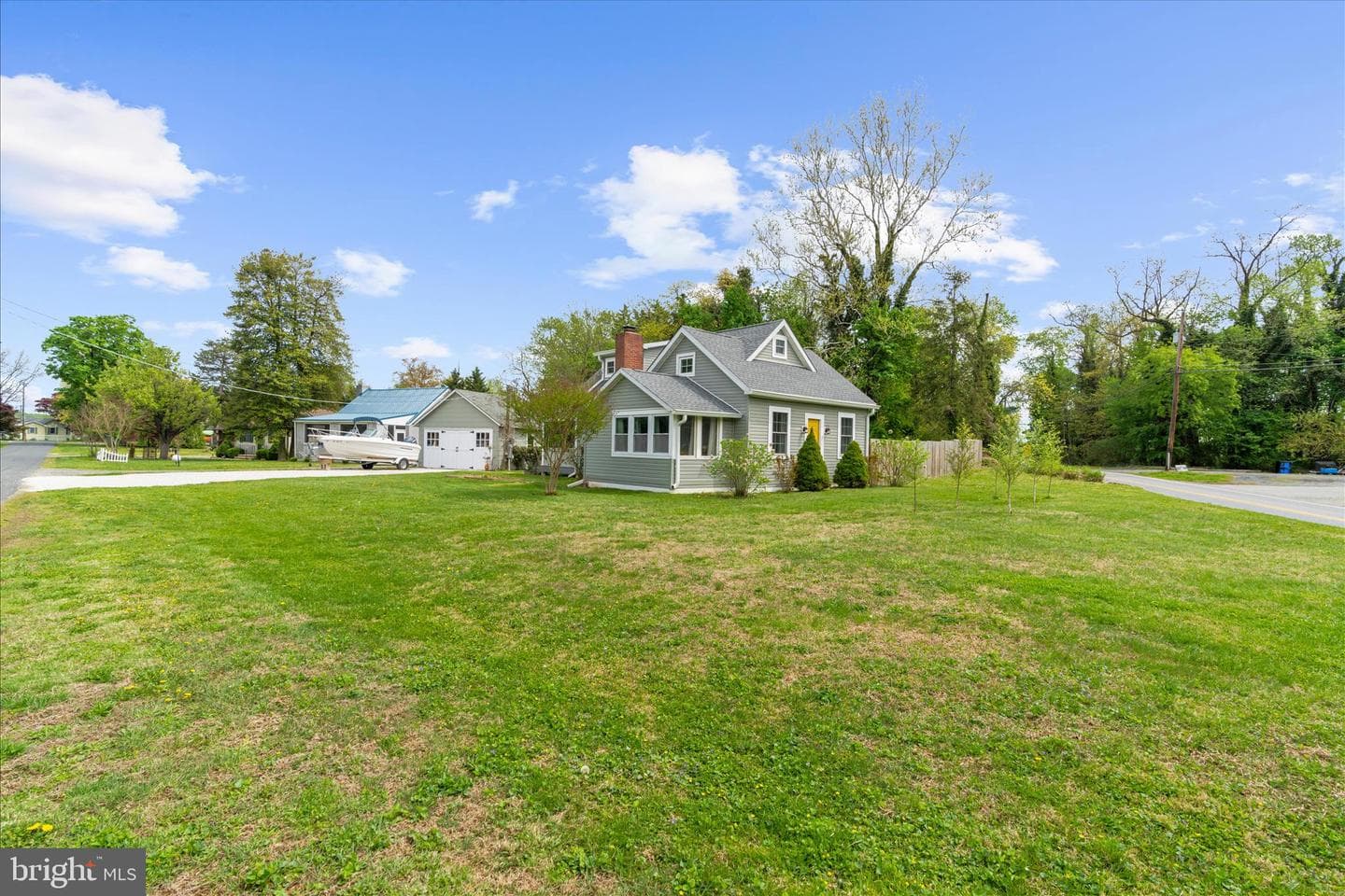 8 Anglewood Avenue photo 34