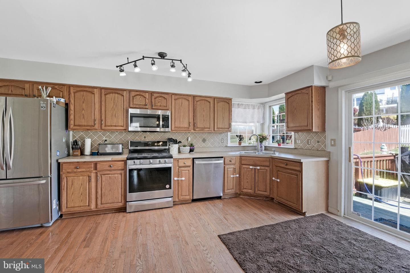 106 Cove Point Way photo 7