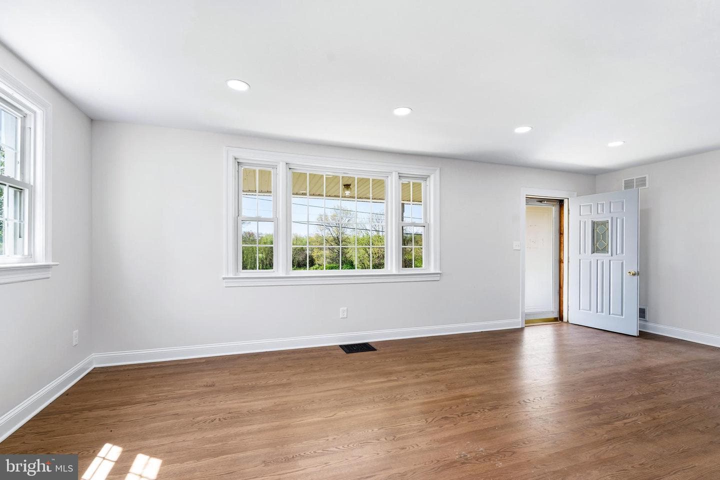 245 Theodore Road photo 6