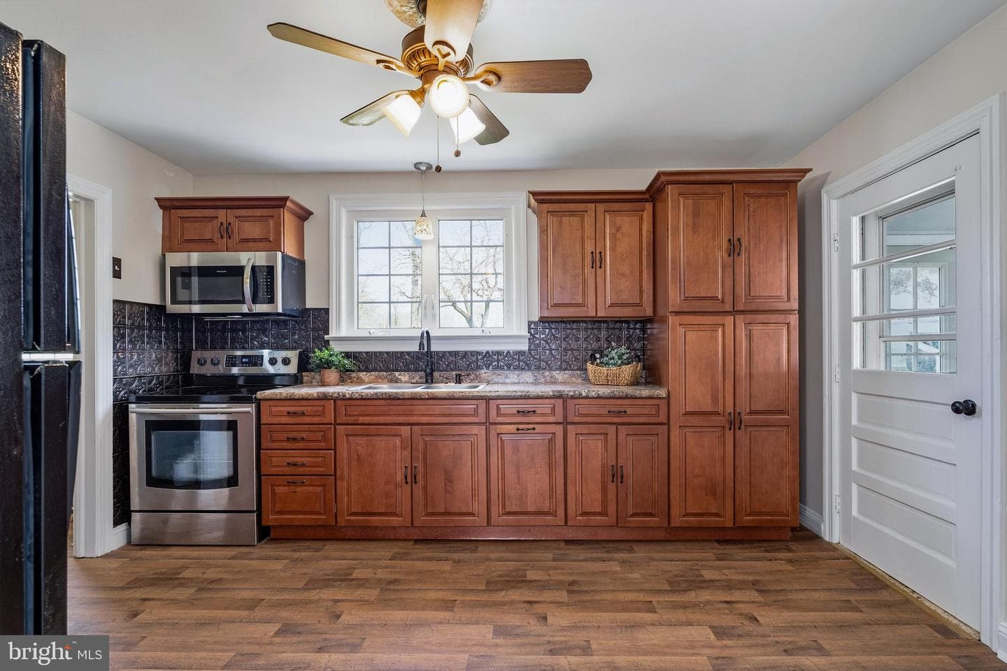 245 Theodore Road photo 8