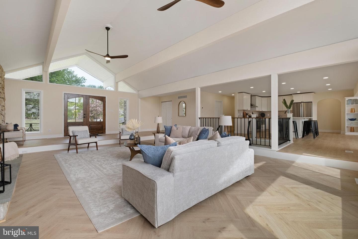 192 Rolling Avenue photo 13