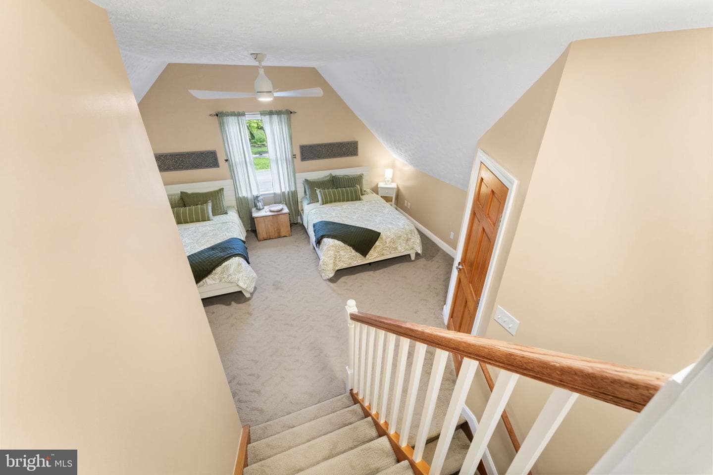 94 Crescent Lane photo 38